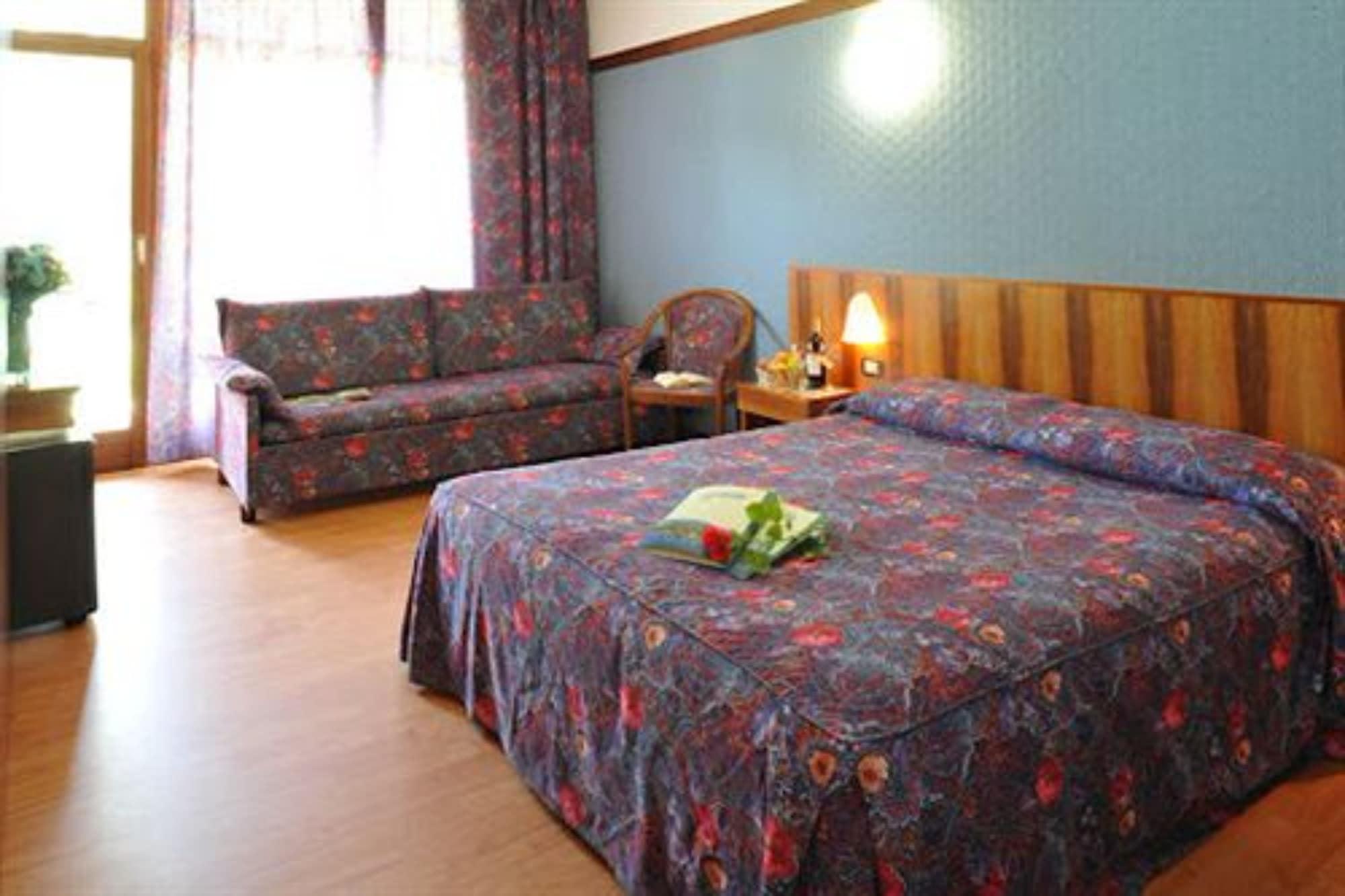 Park Hotel Oasi การ์ดา ภายนอก รูปภาพ